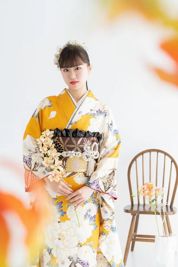 黄色の振袖と紅葉の前撮り