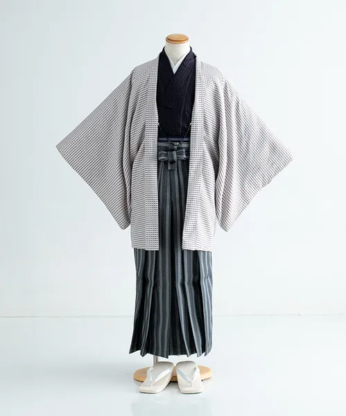 紫の羽織袴
