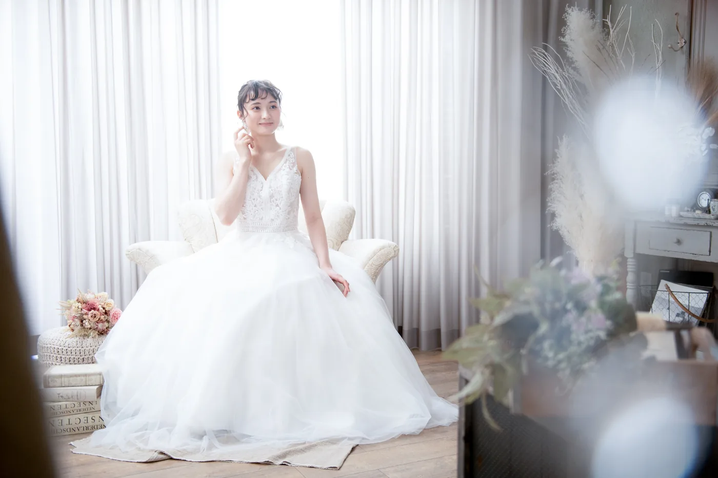 ウェディングドレスとタキシードのスタジオ撮影